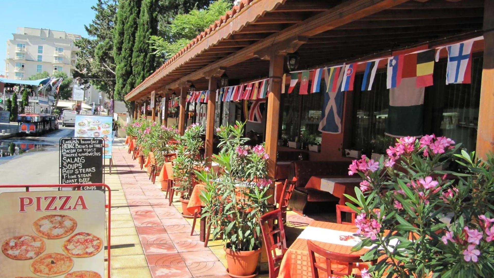 סאני ביץ' Maverick Hotel  סאני ביץ'