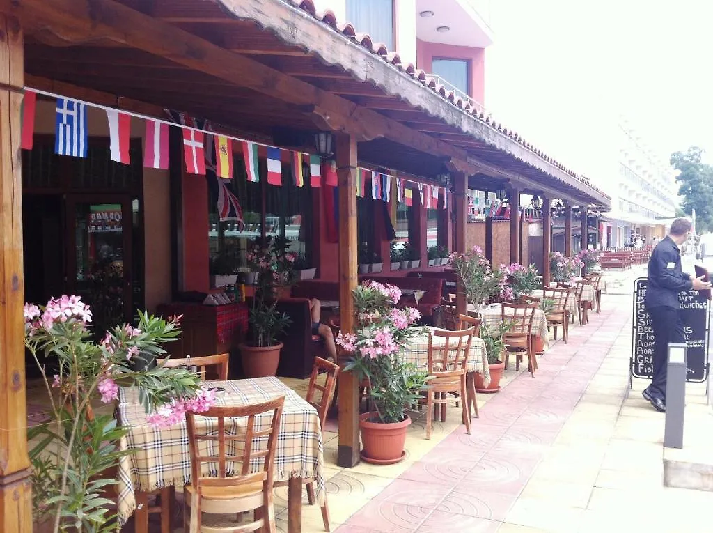 סאני ביץ' Maverick Hotel