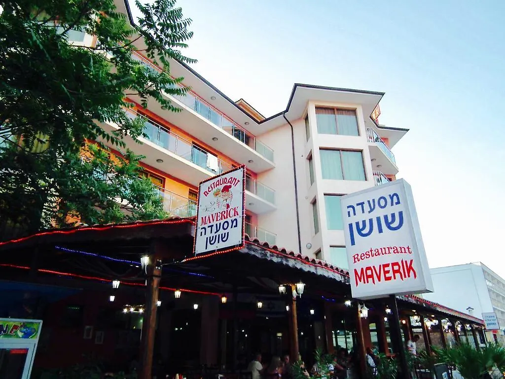 סאני ביץ' Maverick Hotel