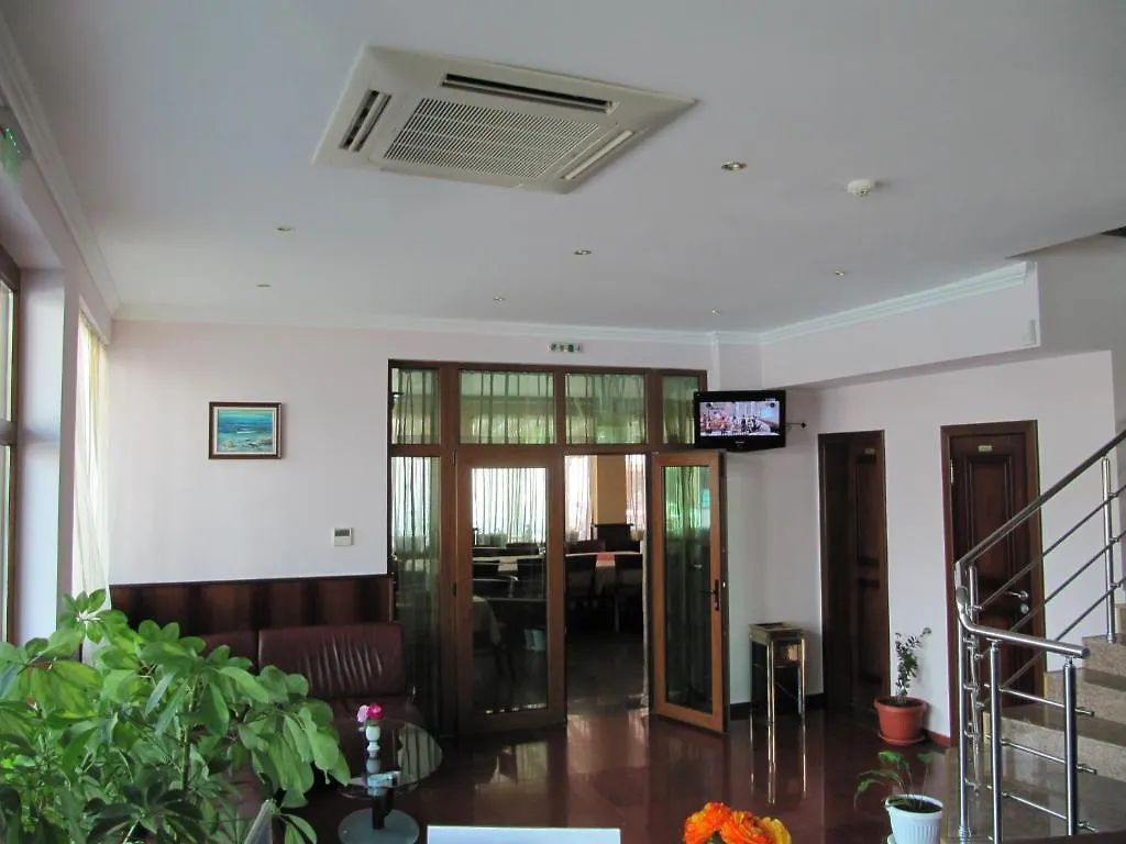 סאני ביץ' Maverick Hotel